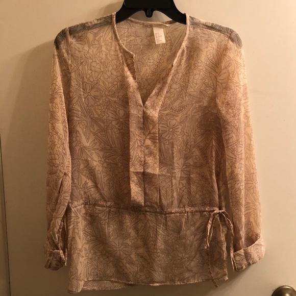 H&M Tops - NWOT H&M Blouse